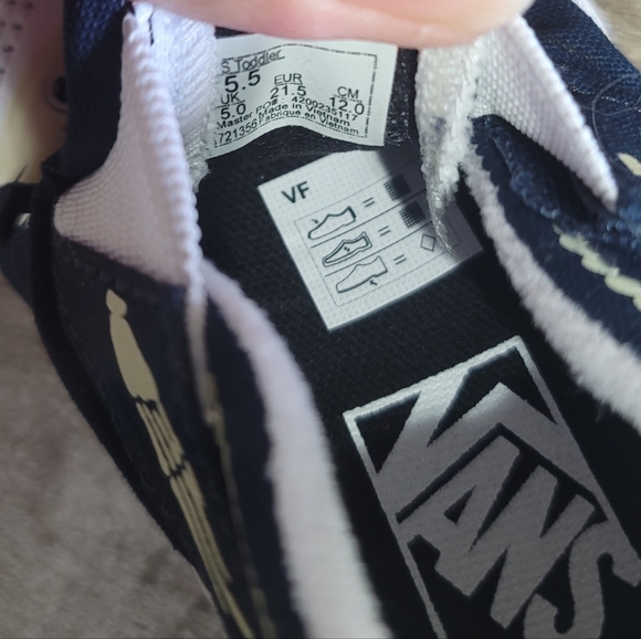 (SOLD) Vans Toddler Size 5 New! - Picture 5 of 5